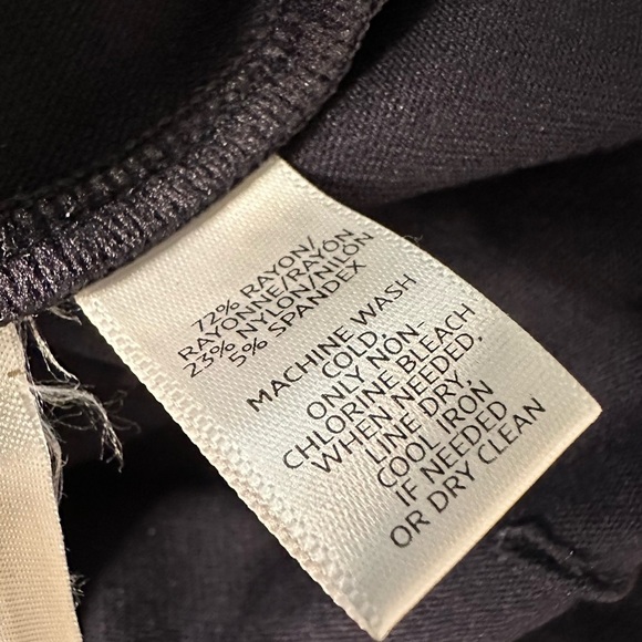 Loft | Navy Blue Stirrup Pants Size Medium - Picture 7 of 7